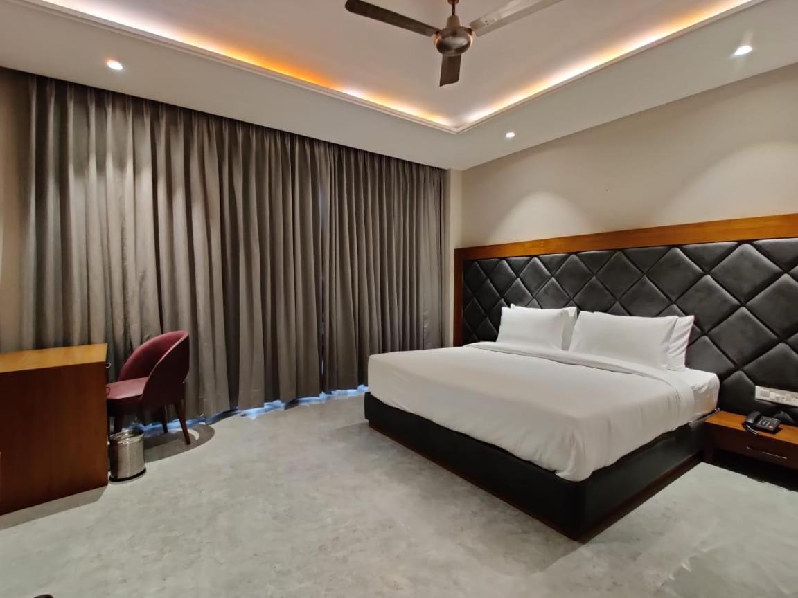 Hotel Parth Una  Buitenkant foto